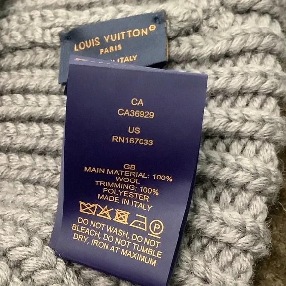 Louis Vuitton Light Grey Wool Beanie with Blue LV Logo Embroidery M7816A - Picture 4 of 5